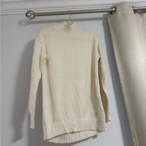 Old Navy Women's Cream Turtleneck Sweater